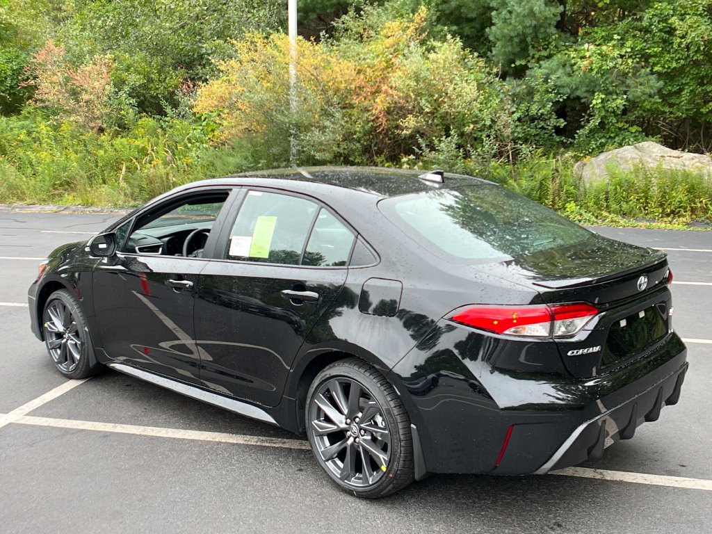 New 2026 Toyota Corolla SE FWD image 3