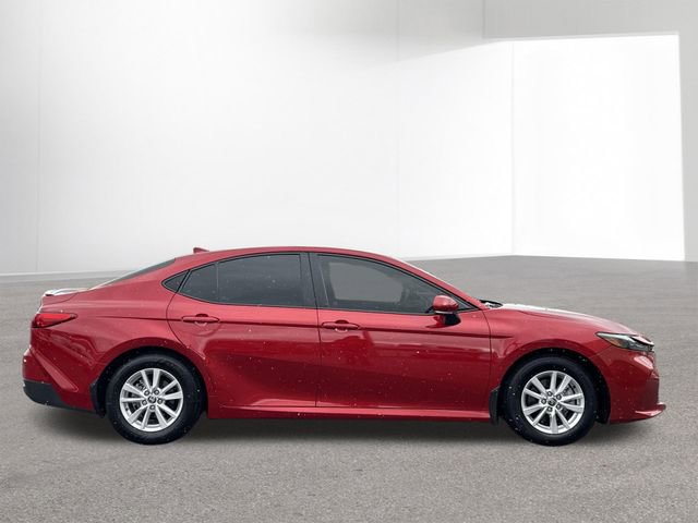 Used 2025 Toyota Camry LE w/ Convenience Package image 32