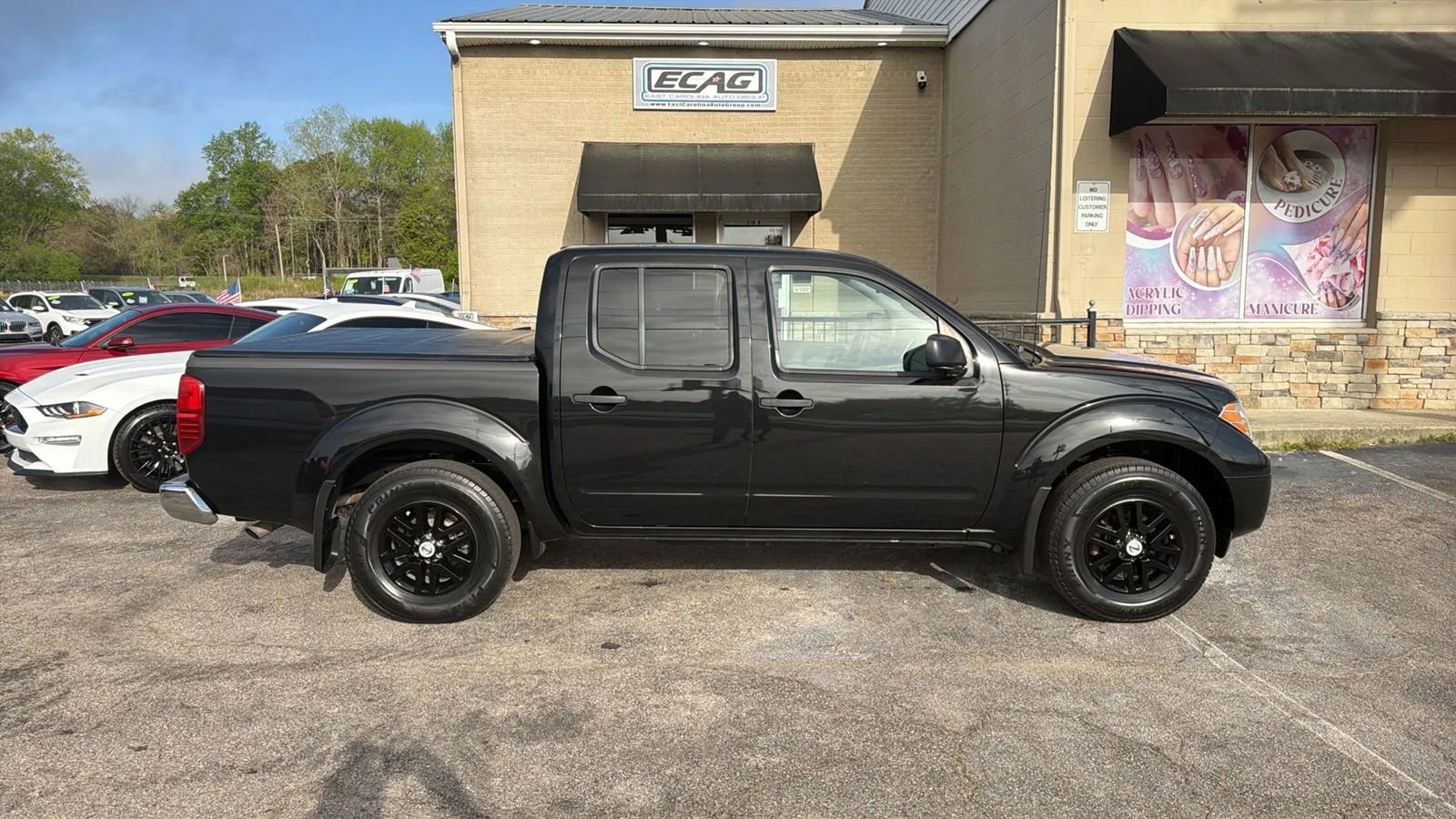 Used 2019 Nissan Frontier SV image 8