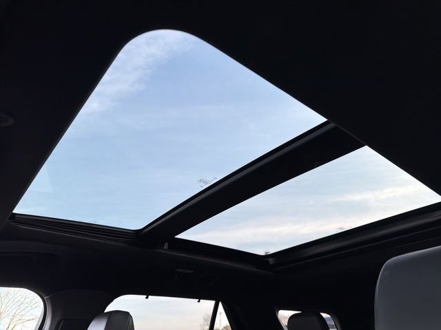 Used 2025 Ford Explorer ST image 30