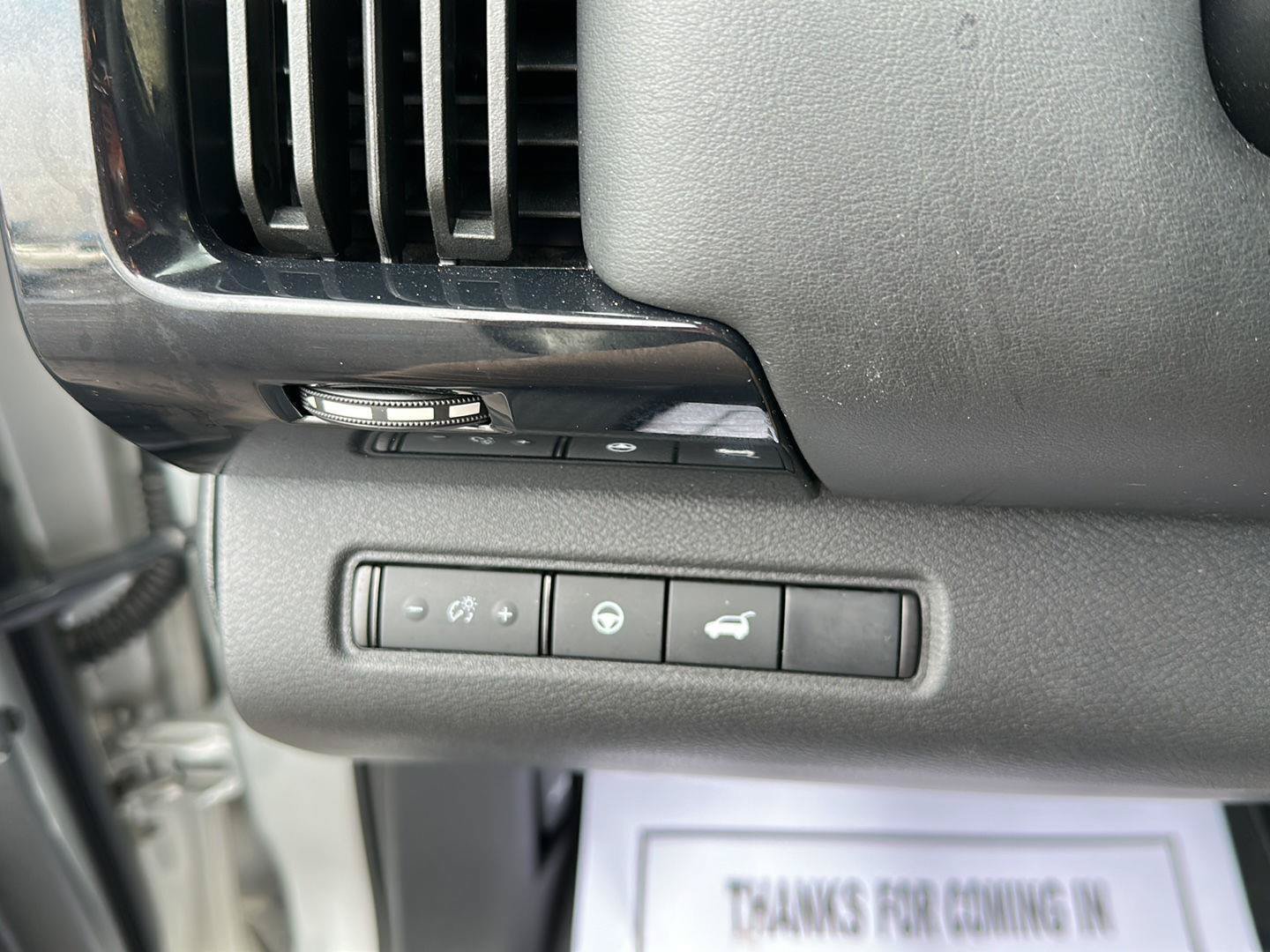 Used 2025 Nissan Pathfinder SV AWD/4WD image 11