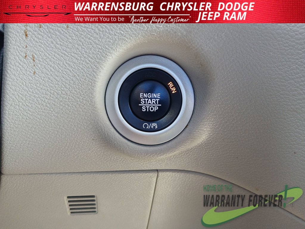 Used 2024 Chrysler Pacifica Touring-L FWD image 30