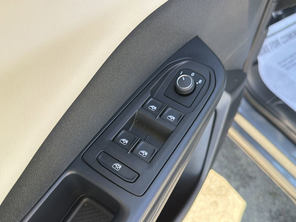 Used 2025 Volkswagen Taos S image 23