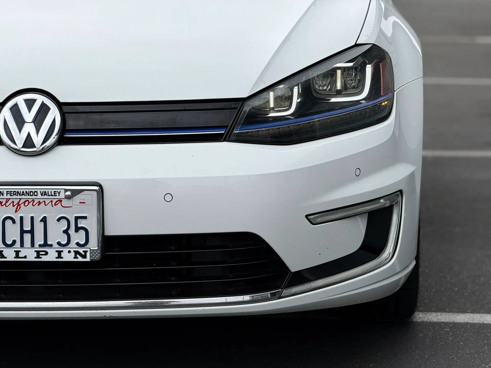 Used 2015 Volkswagen e-Golf SEL Premium FWD image 9