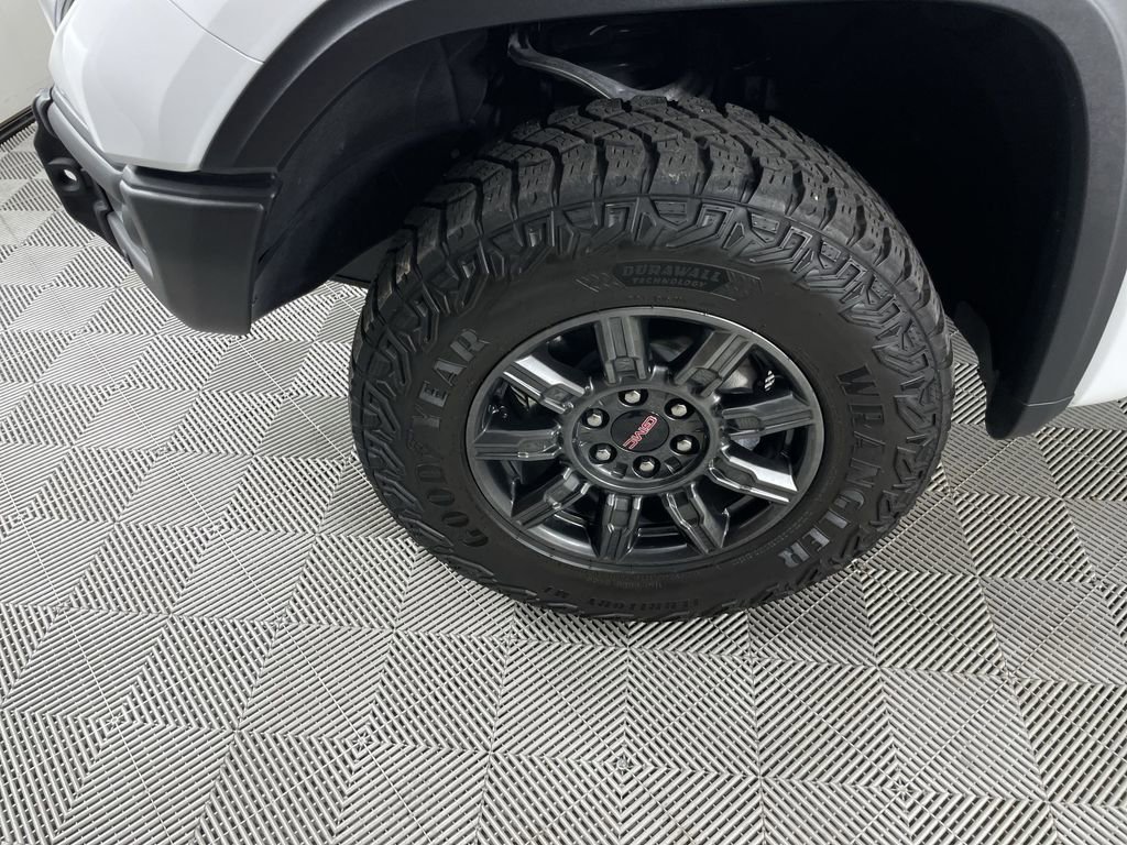 Used 2025 GMC Sierra 1500 AT4X image 34