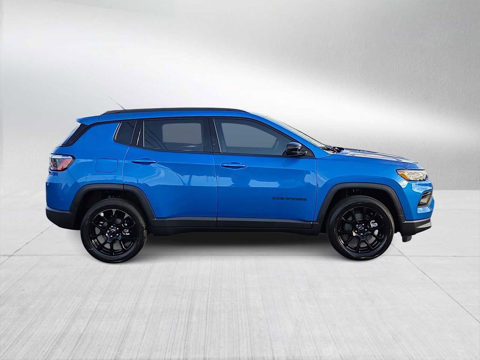 New 2026 Jeep Compass Latitude image 9
