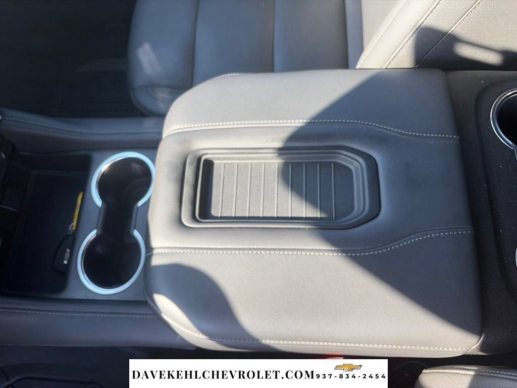 Used 2024 Chevrolet Suburban Z71 w/ Luxury Package AWD/4WD image 18