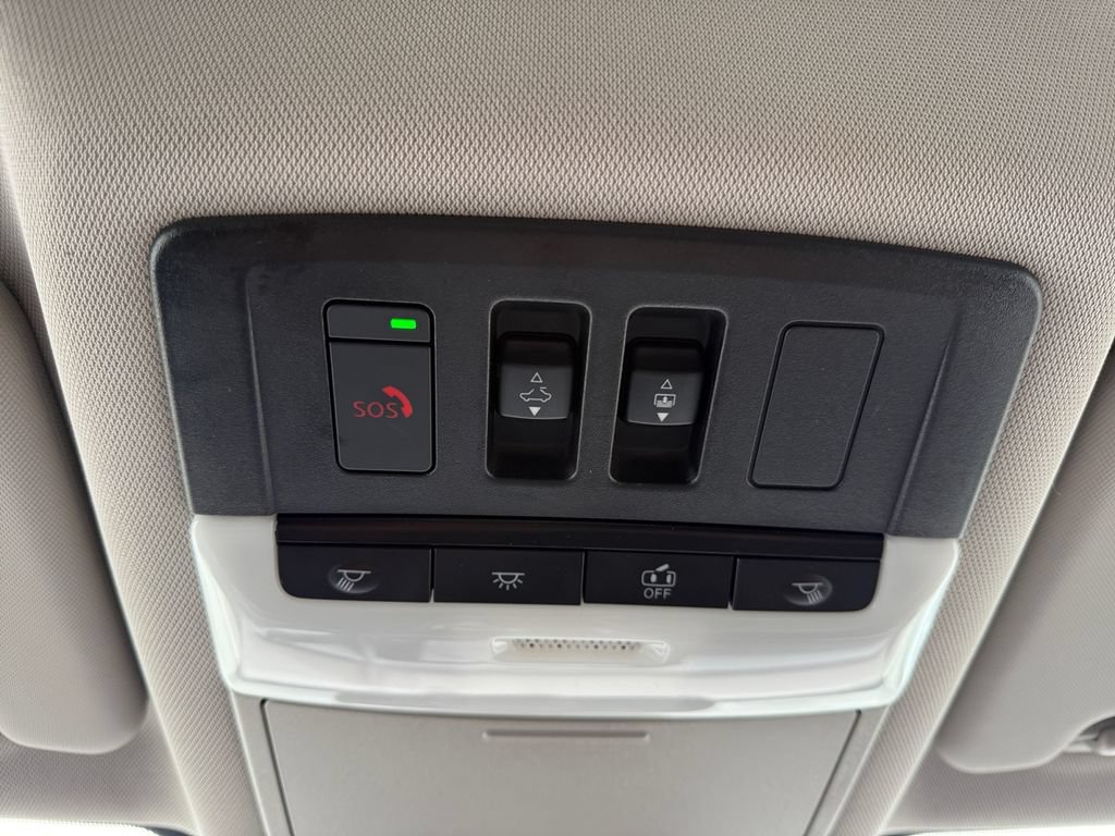 Used 2023 Nissan Rogue SL w/ SL Premium Package FWD image 18