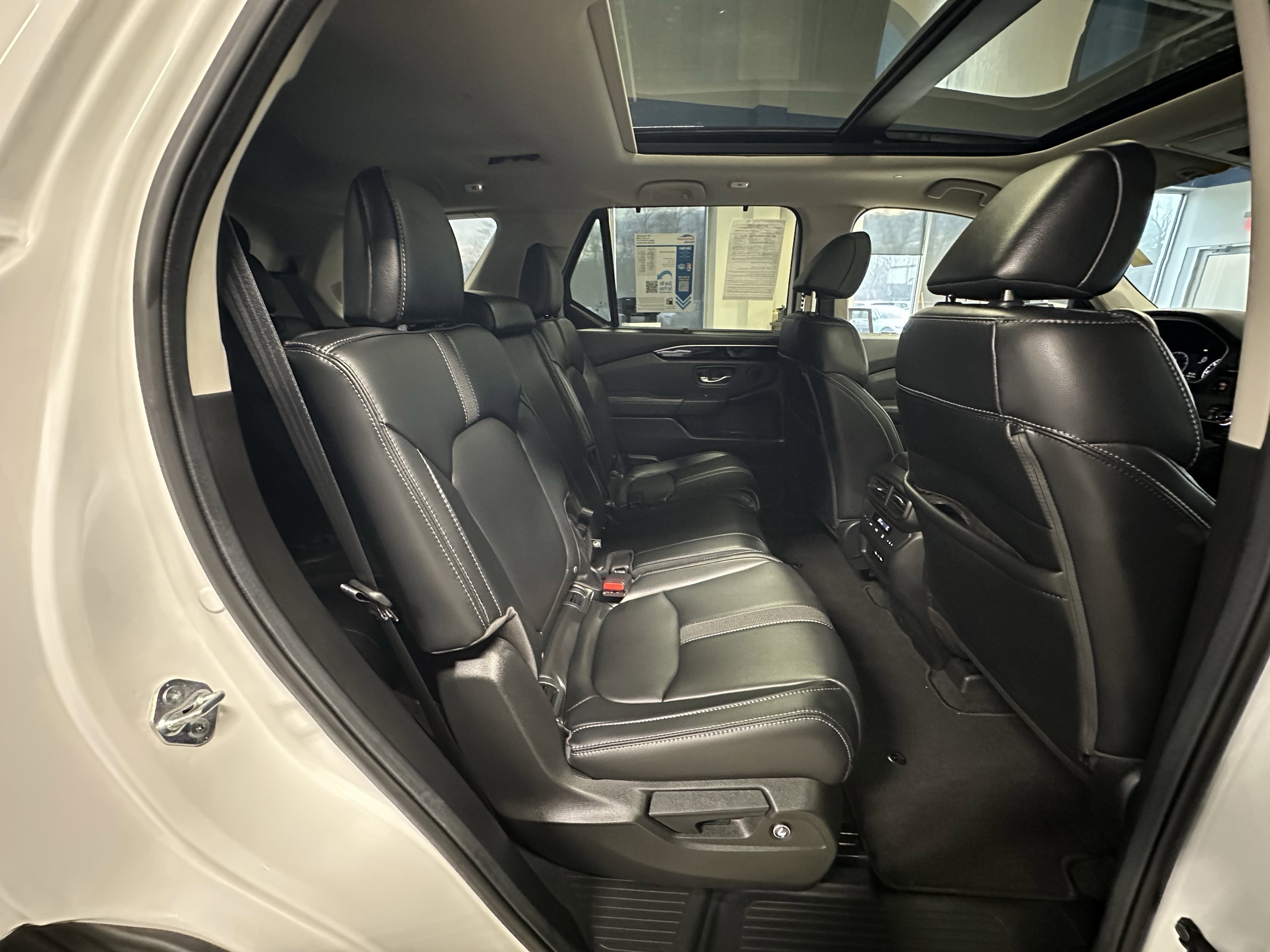 Used 2025 Honda Pilot Touring image 23