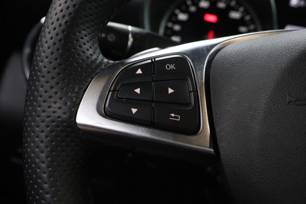 Used 2017 Mercedes-Benz SLC 300 image 20