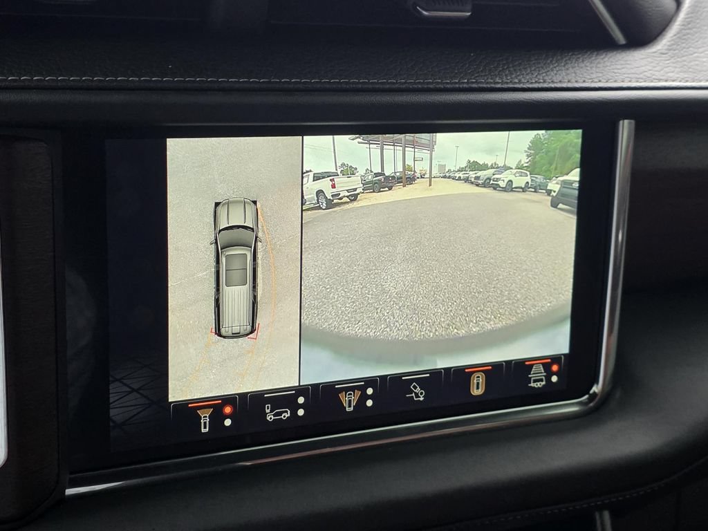 Used 2023 GMC Yukon Denali Ultimate AWD/4WD image 23