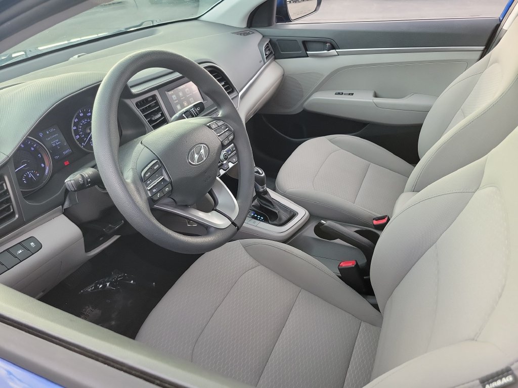Used 2020 Hyundai Elantra SE FWD image 3