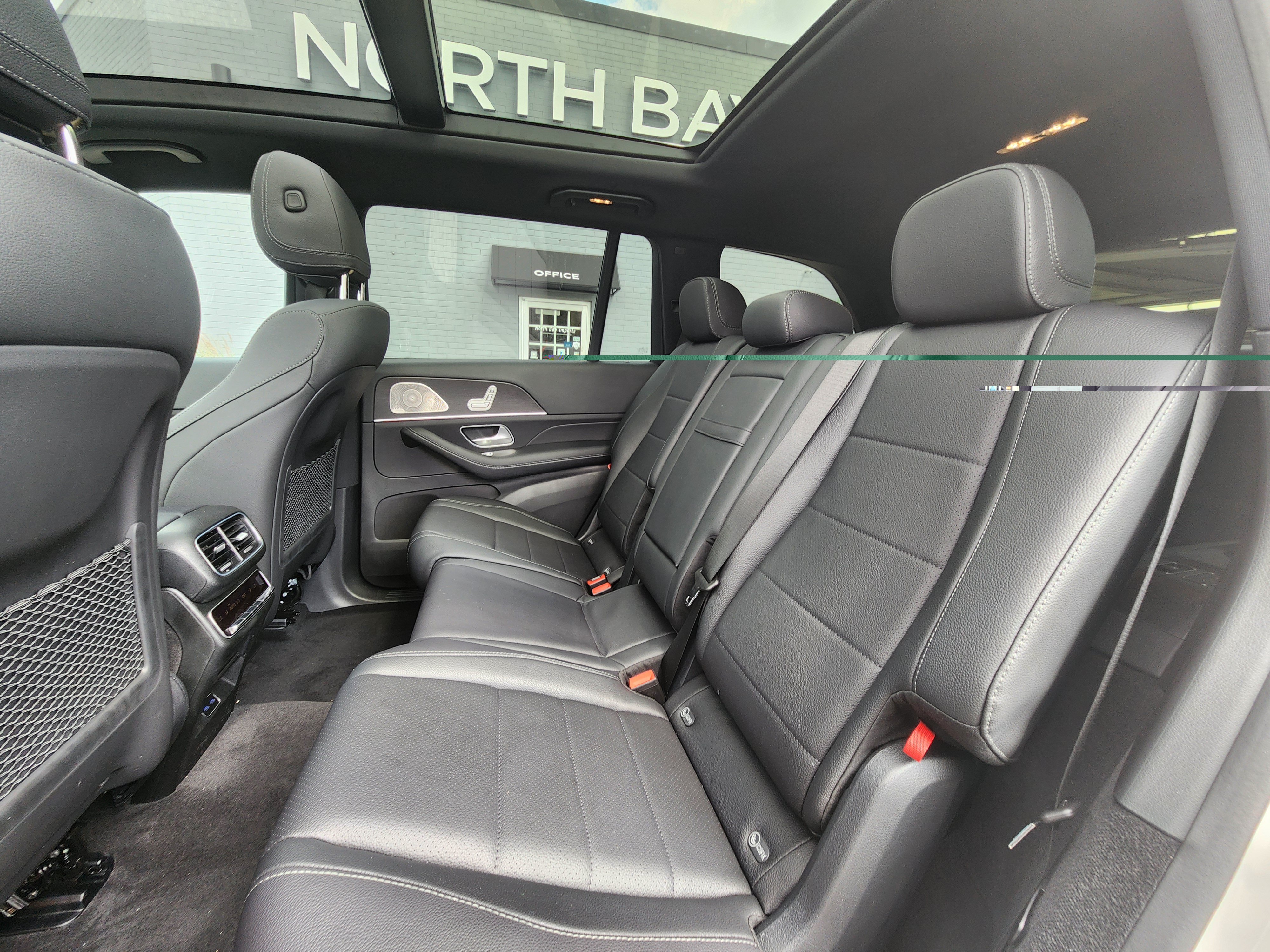 Used 2024 Mercedes-Benz GLS 450 4MATIC w/ AMG Line Exterior image 41