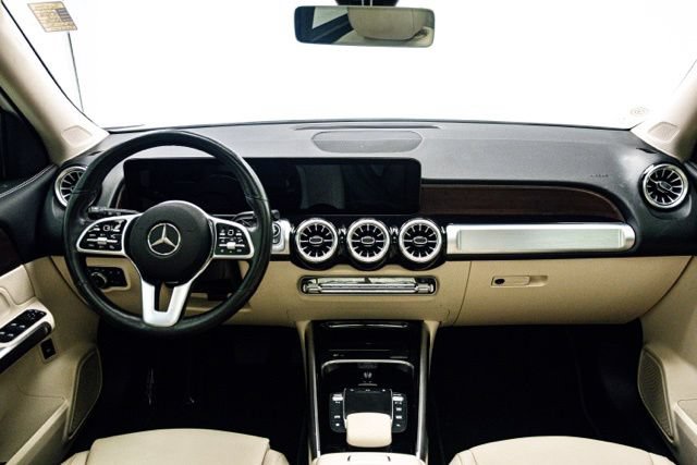 Used 2022 Mercedes-Benz GLB 250 4MATIC image 17