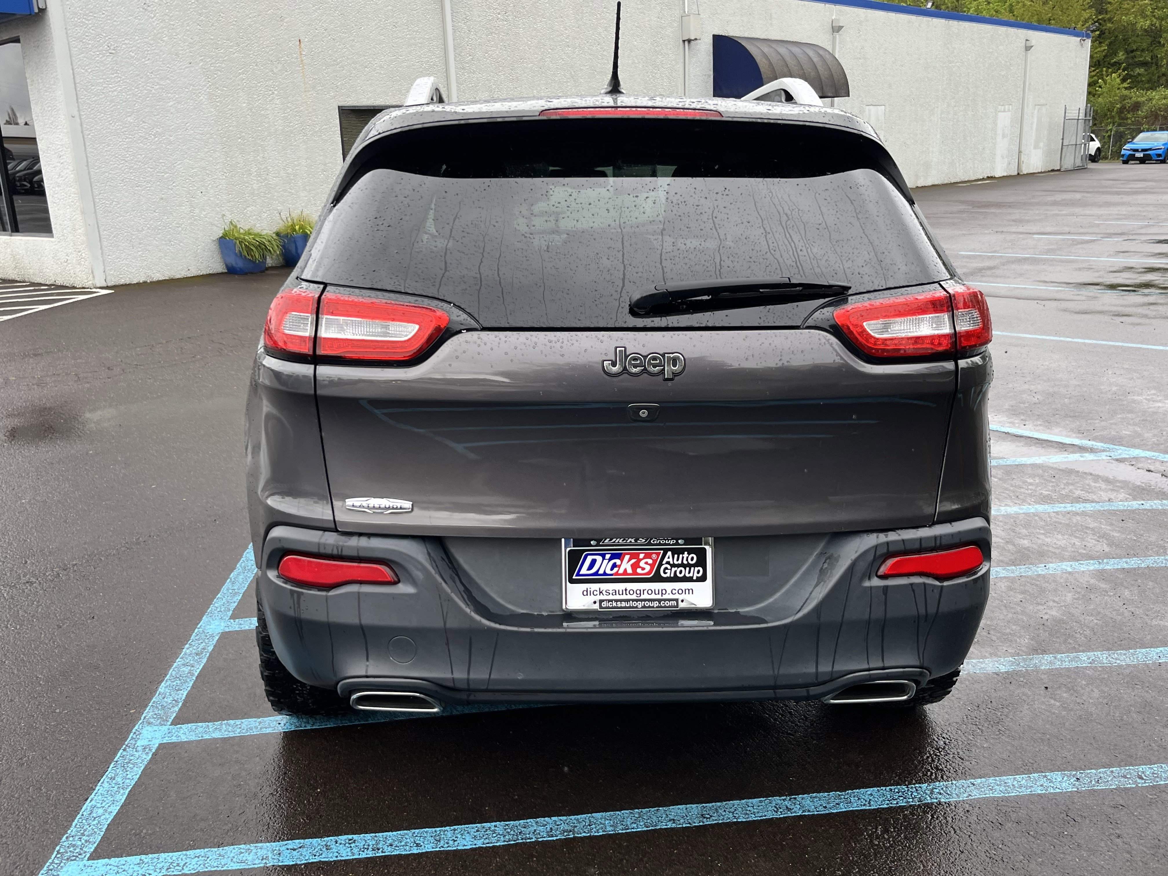 Used 2015 Jeep Cherokee Latitude w/ Comfort/Convenience Group image 4