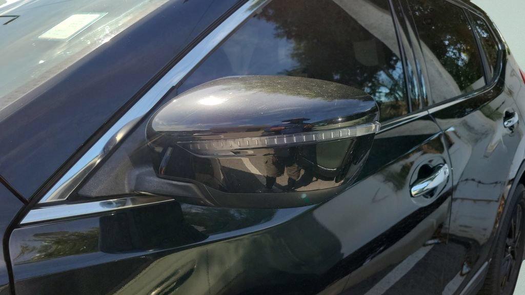 Used 2018 Nissan Rogue SV FWD image 6