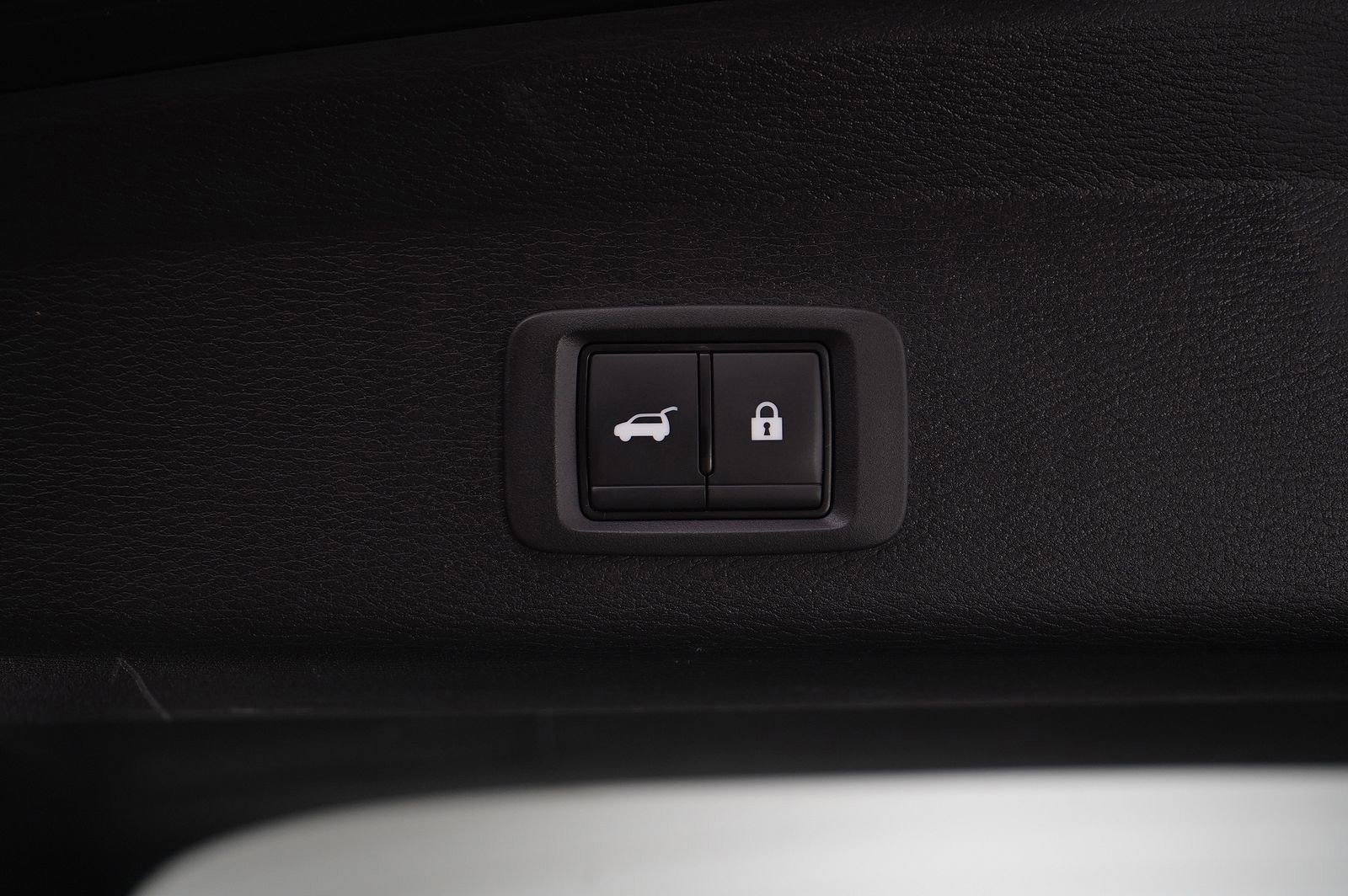 Used 2023 Mitsubishi Outlander SE image 12