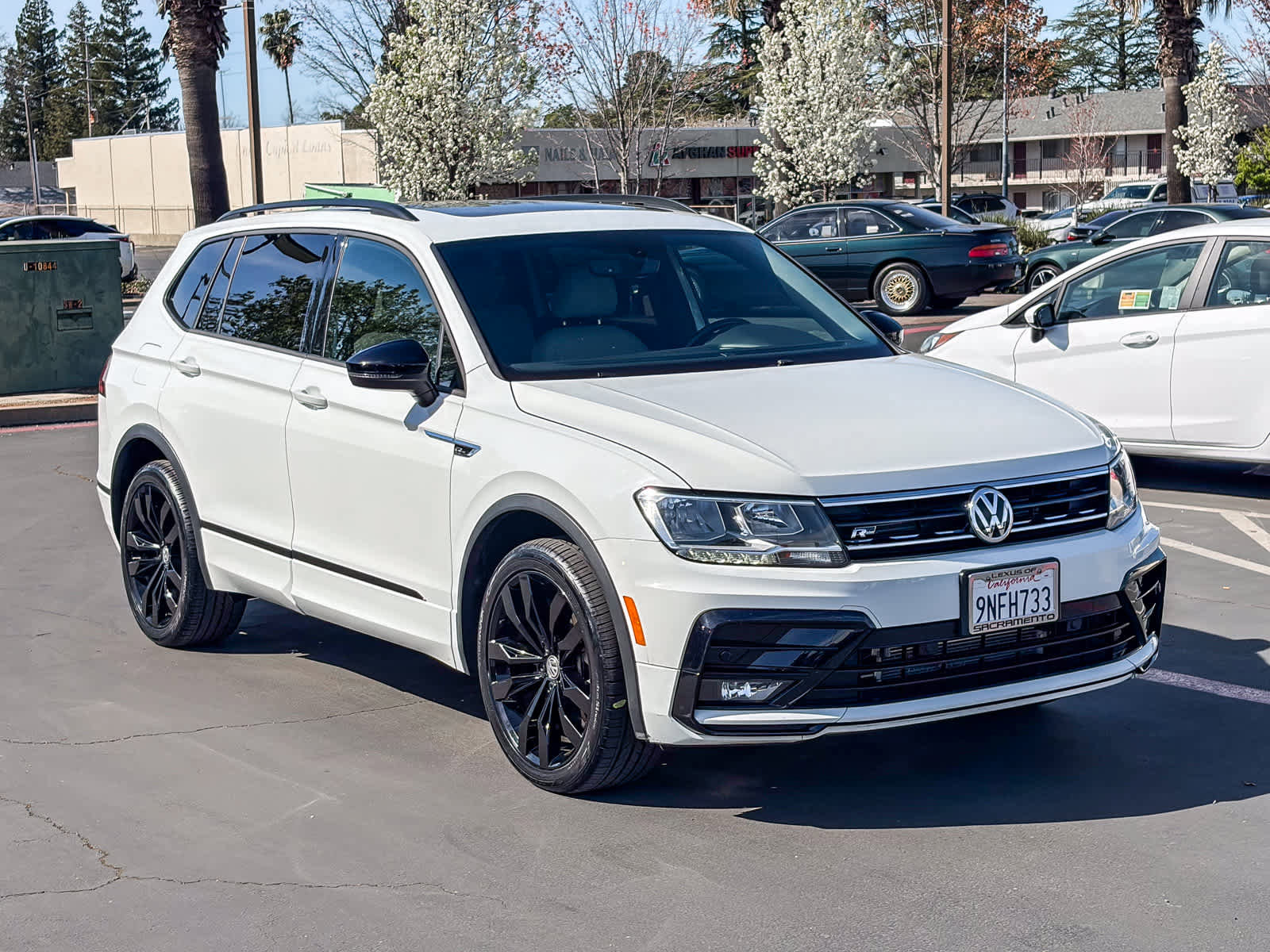 Used 2021 Volkswagen Tiguan SE R-Line image 9