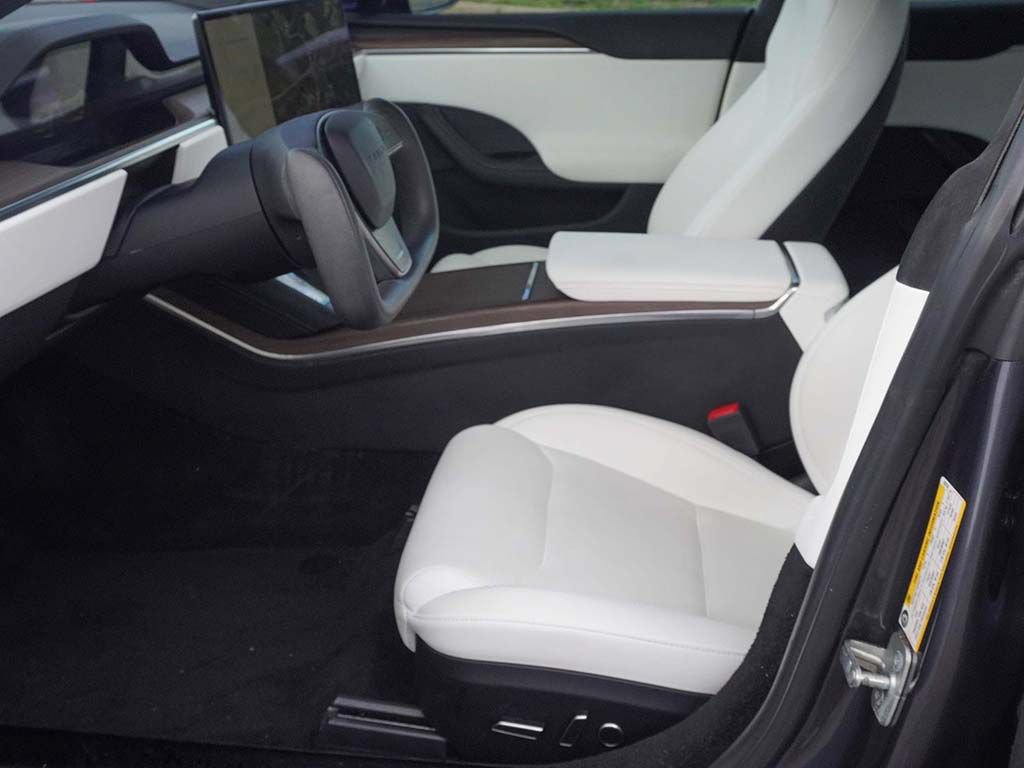 Used 2023 Tesla Model S AWD/4WD image 28