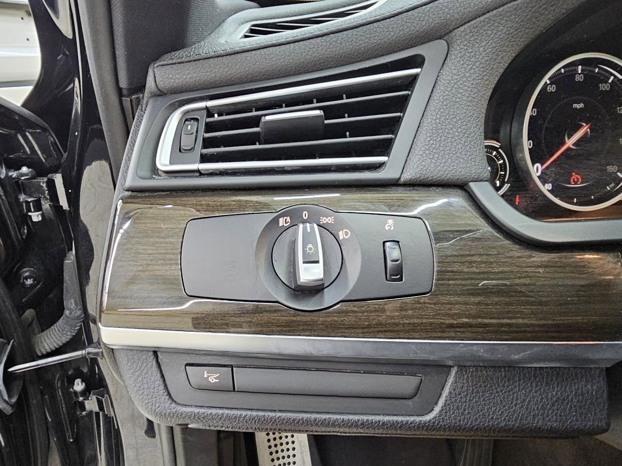 Used 2015 BMW 740Li image 37