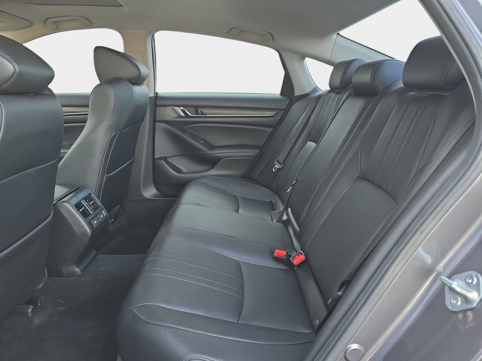 Used 2021 Honda Accord Touring image 17