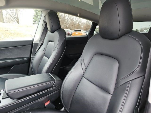 Used 2021 Tesla Model Y Long Range image 17