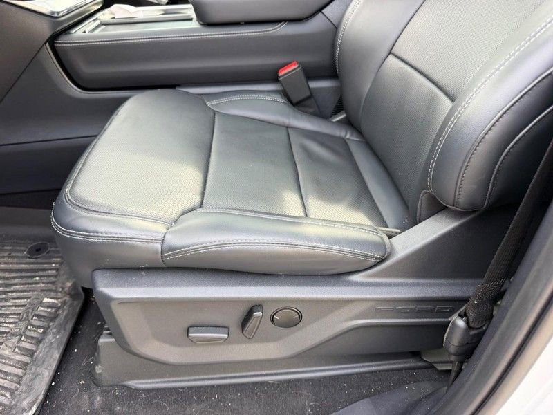Used 2025 Ford Expedition Platinum AWD/4WD image 19