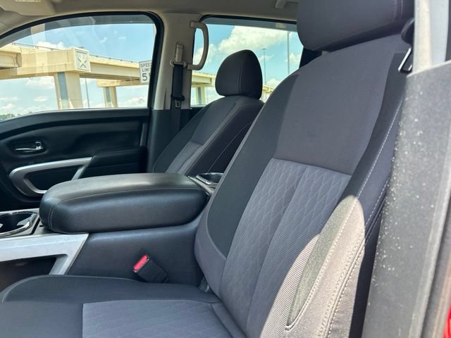 Used 2020 Nissan Titan SV w/ SV Convenience Package AWD/4WD image 34