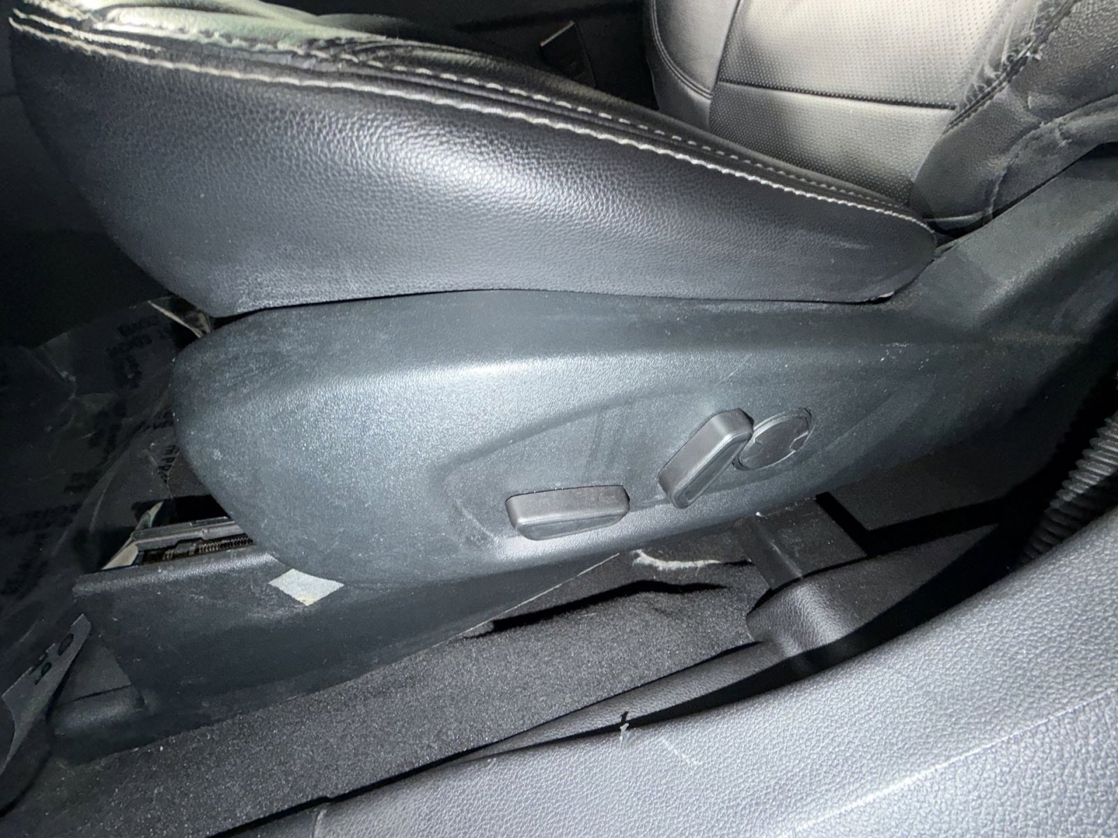 Used 2019 Ford Explorer Limited w/ Class III Trailer Tow Package image 14