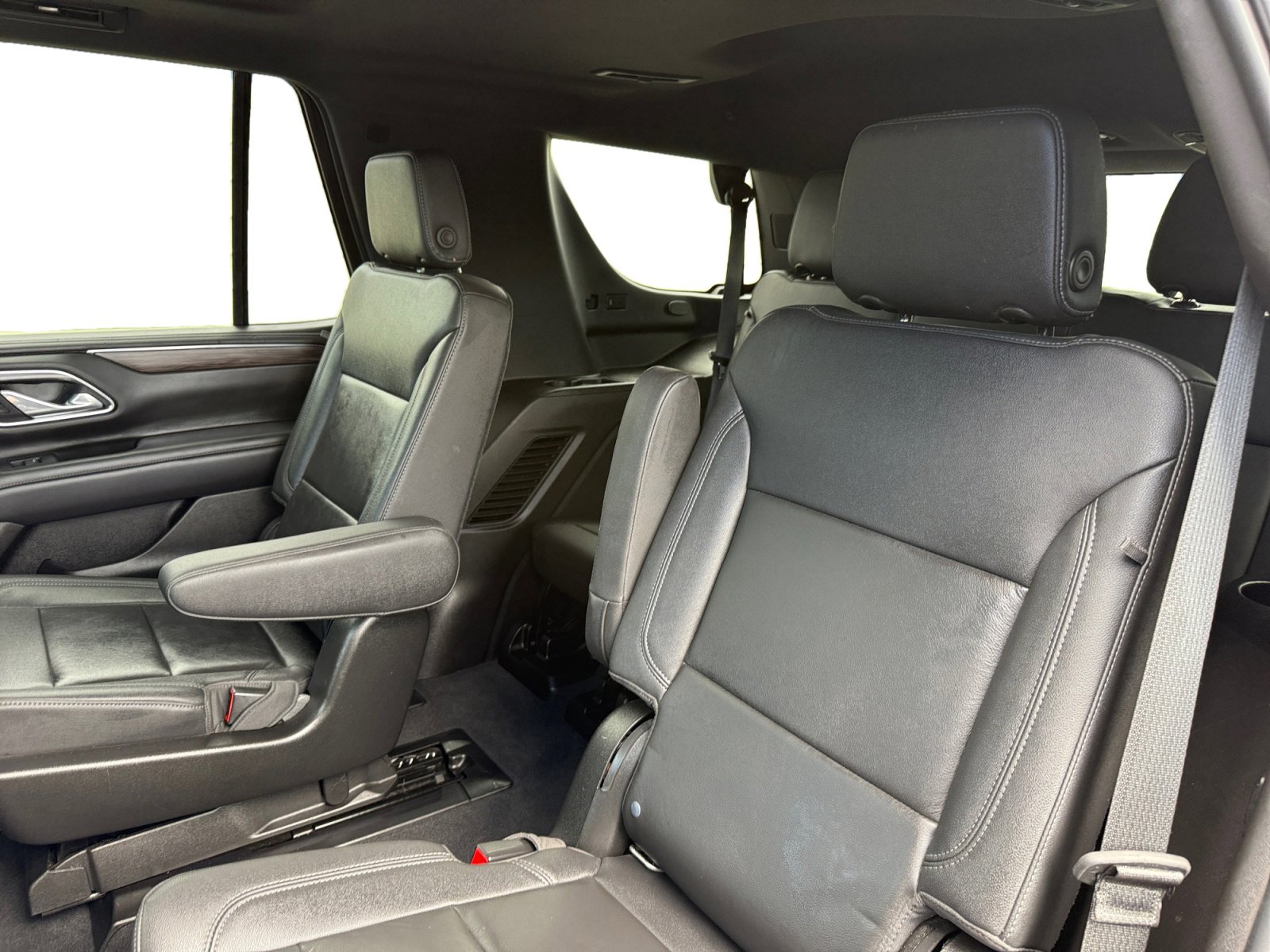 Used 2021 Chevrolet Tahoe Z71 w/ Z71 Off-Road Package image 16