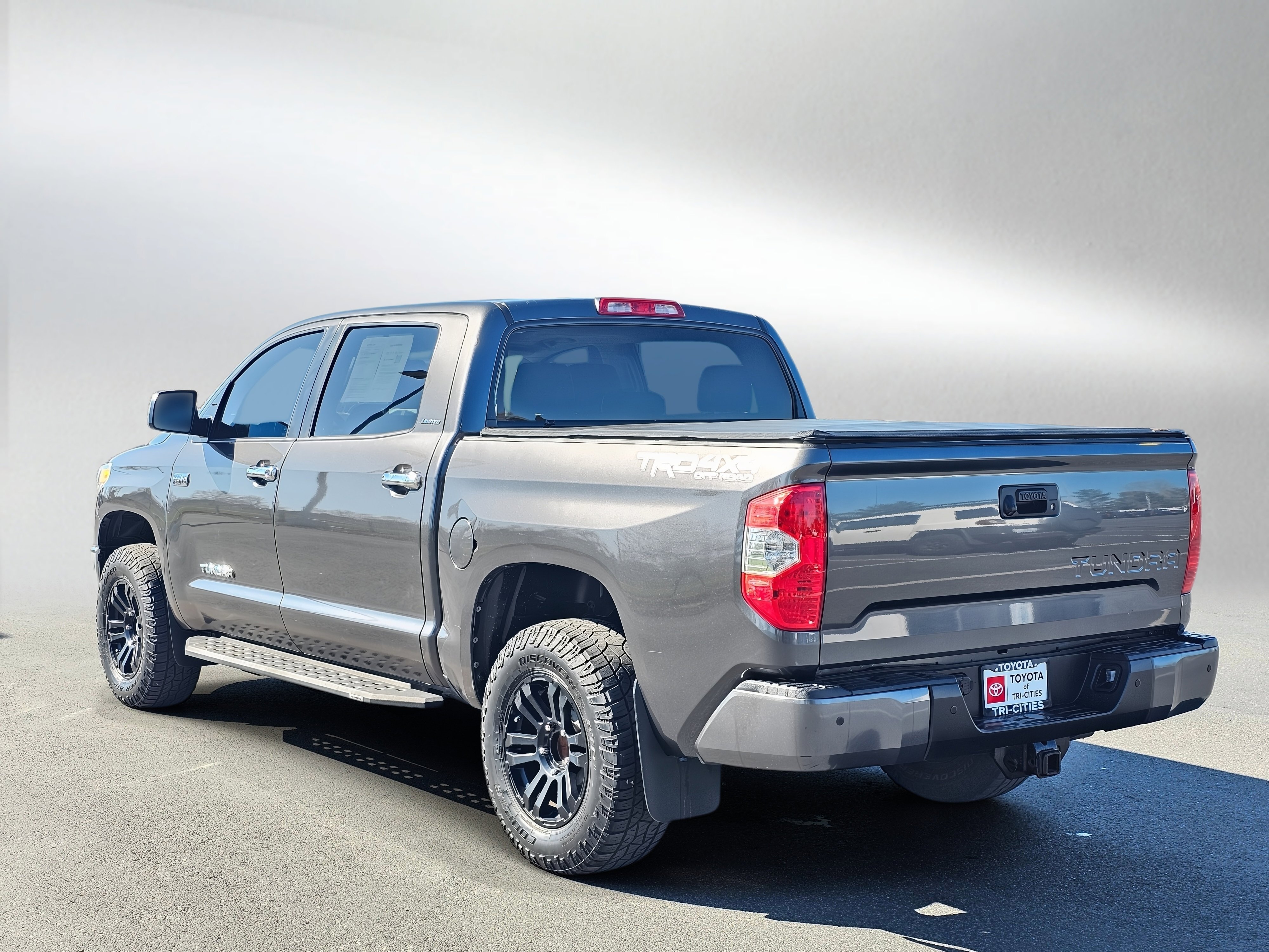 Used 2014 Toyota Tundra Limited w/ Limited Premium Package image 3