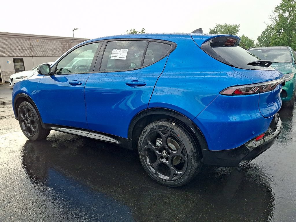 New 2026 Alfa Romeo Tonale w/ Red Premium Package AWD/4WD image 4