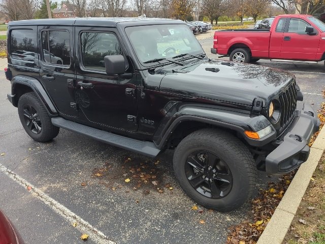 Used 2021 Jeep Wrangler Unlimited Sahara image 2