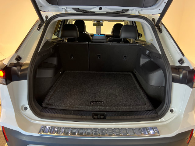 Used 2025 Volkswagen Tiguan SE FWD image 5