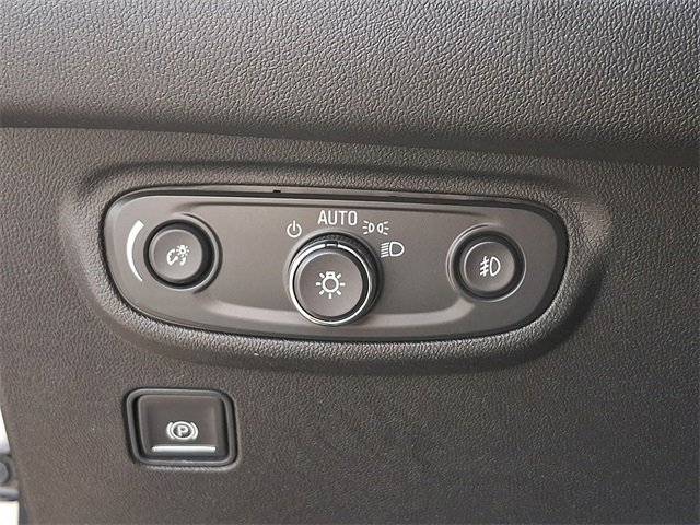 Used 2024 GMC Terrain SLT image 24