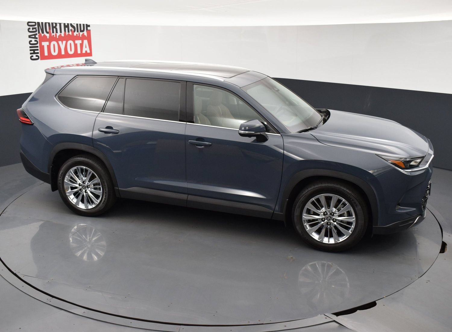 Used 2025 Toyota Grand Highlander AWD image 32
