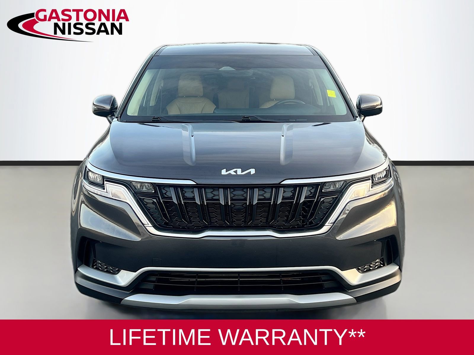 Used 2024 Kia Carnival LX image 2