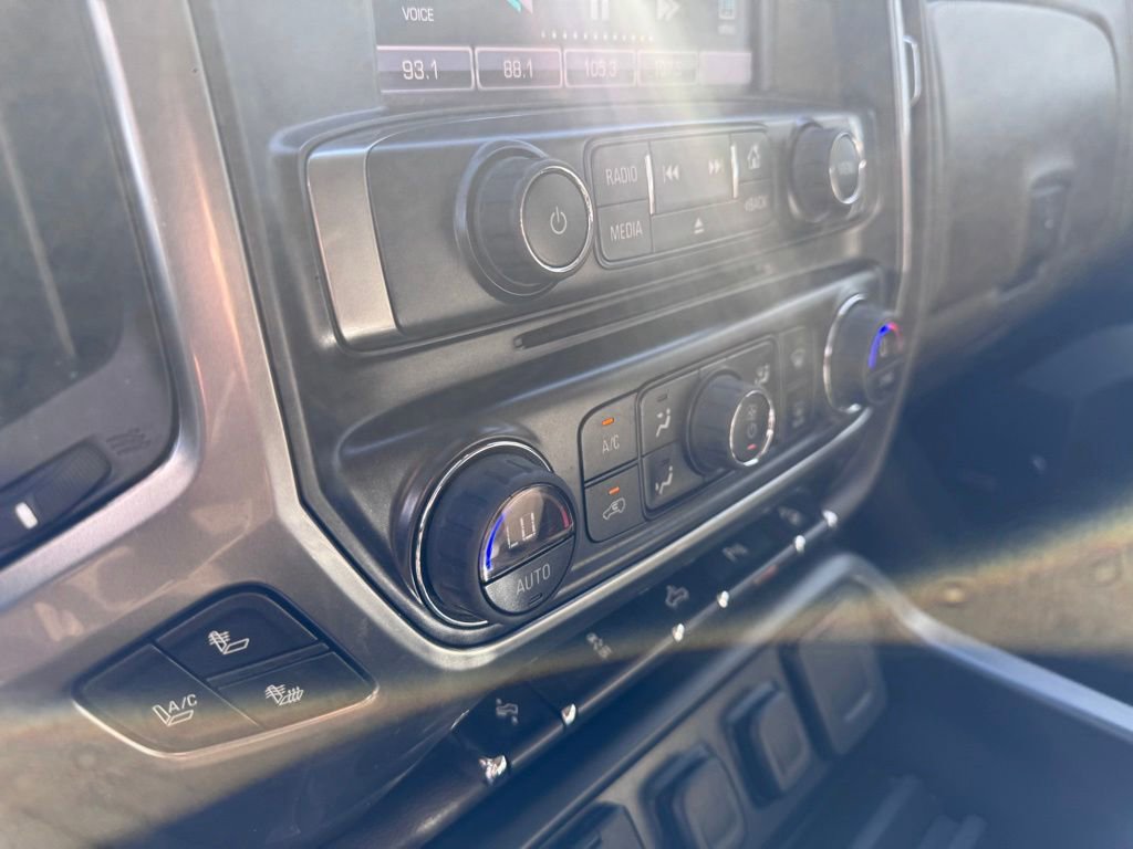 Used 2015 Chevrolet Silverado 1500 LTZ AWD/4WD image 19