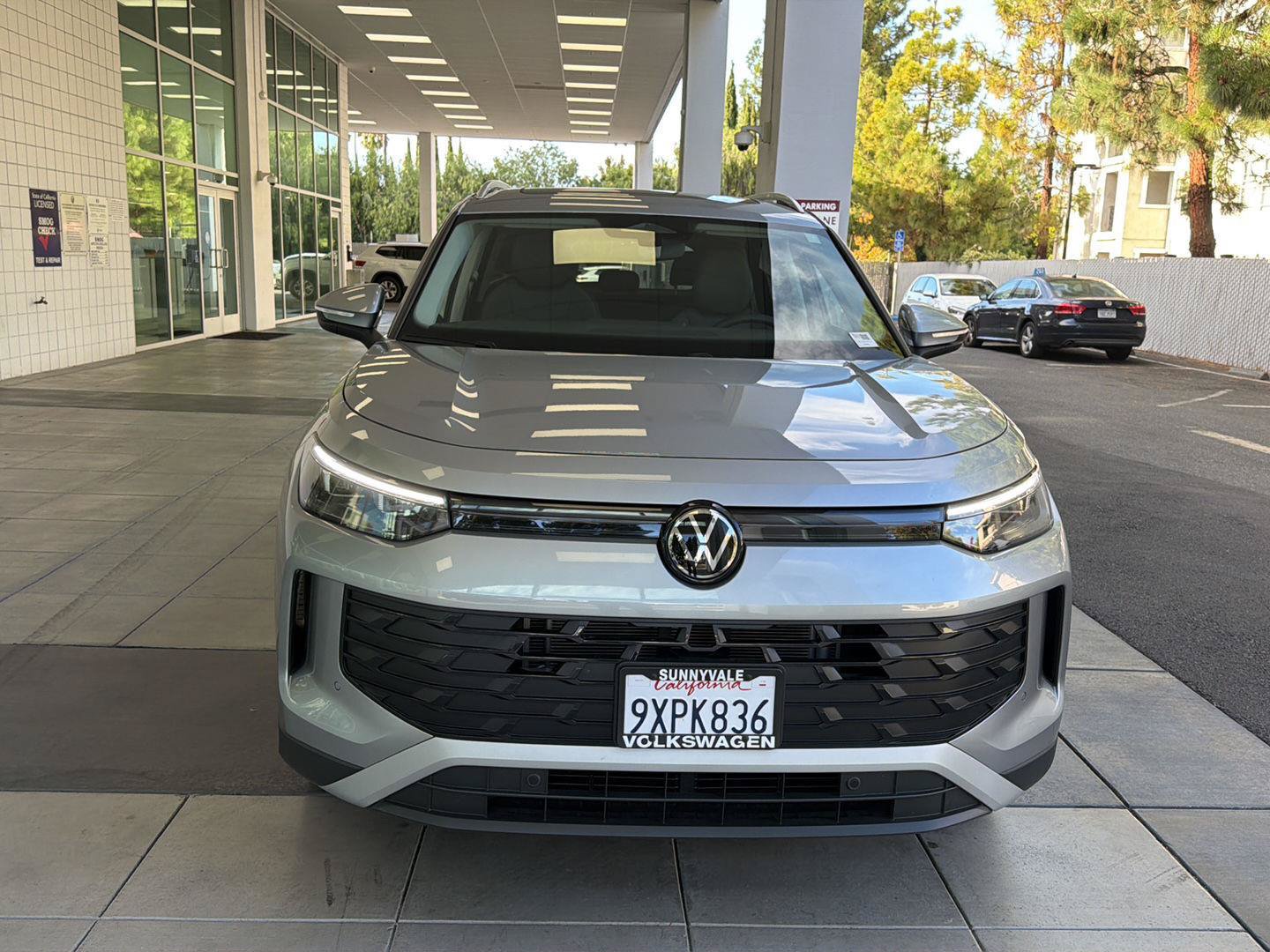 Certified 2026 Volkswagen Tiguan SE w/ Panoramic Sunroof Package FWD image 12