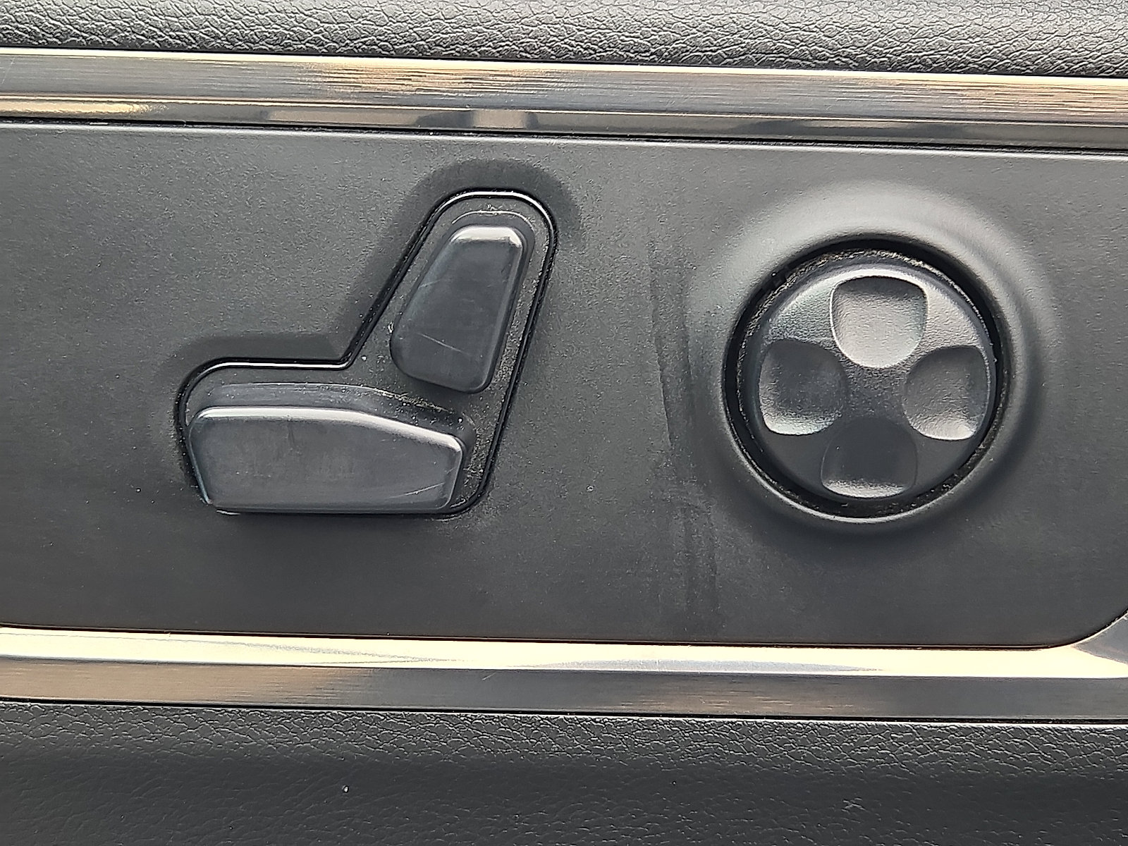 Used 2020 RAM 1500 Limited image 13