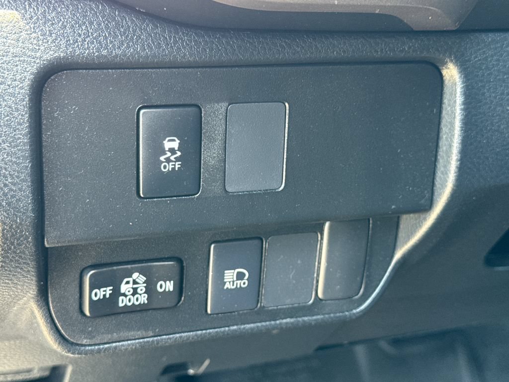 Used 2020 Toyota Tacoma SR5 RWD image 28