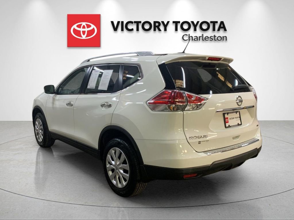 Used 2016 Nissan Rogue S w/ Appearance Package image 3