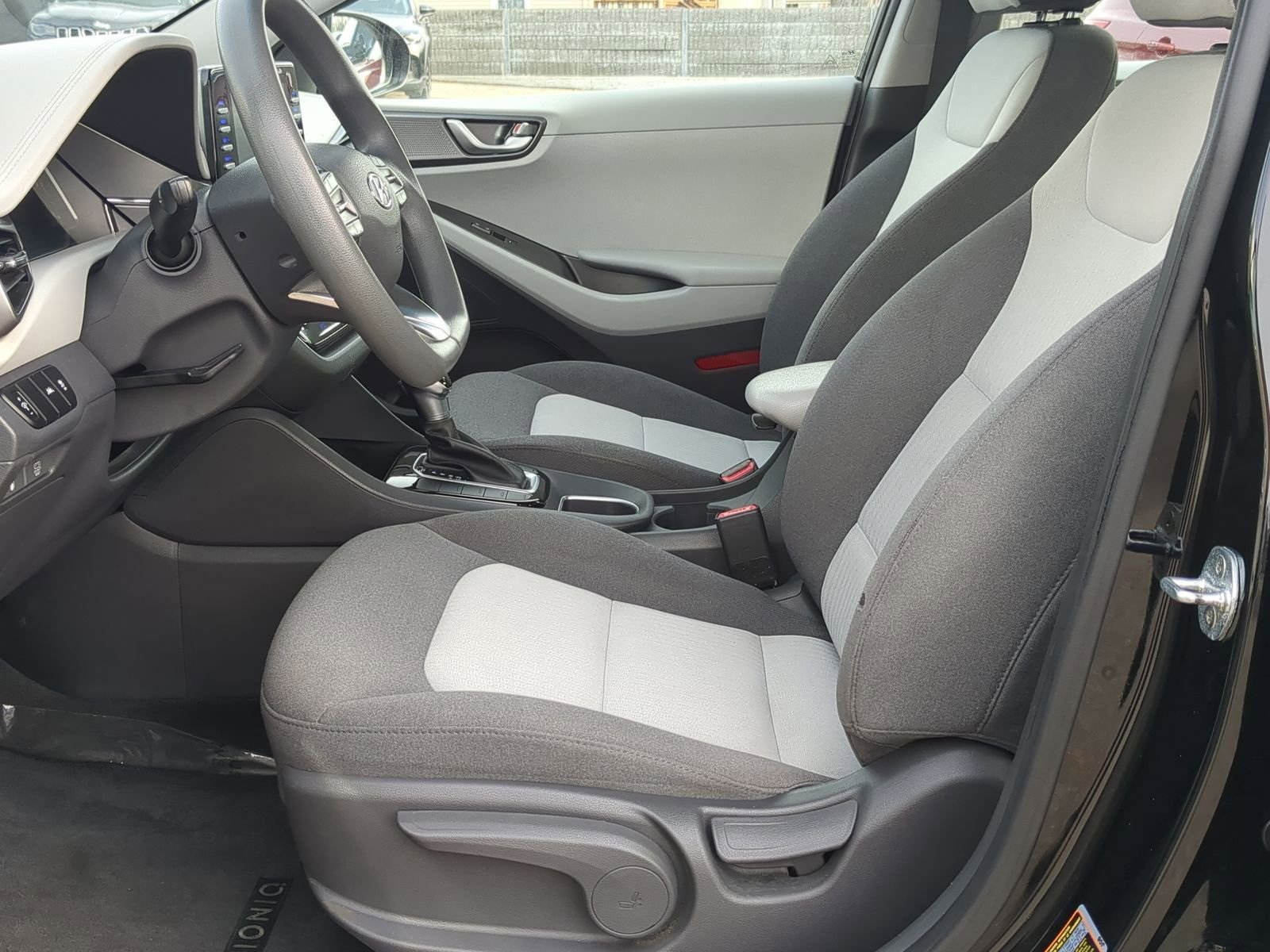 Used 2020 Hyundai Ioniq Blue image 18