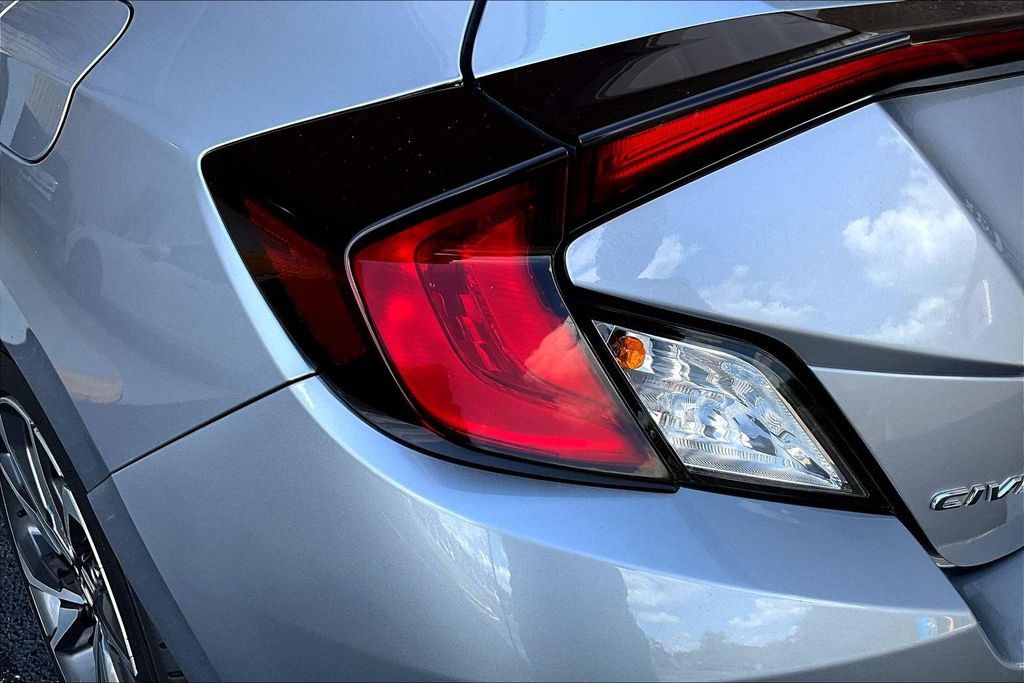Used 2019 Honda Civic Touring image 22