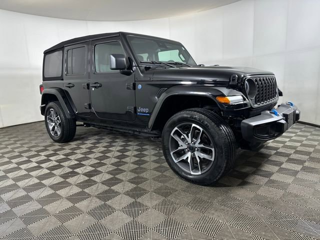Used 2024 Jeep Wrangler Unlimited image 2