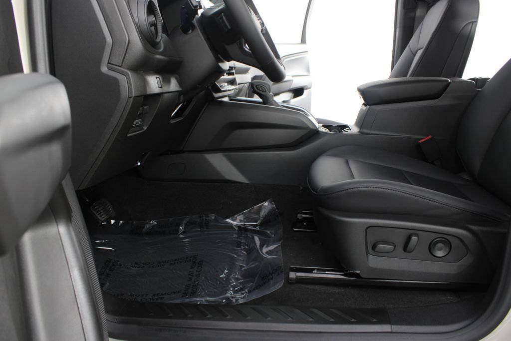 New 2026 Chevrolet Colorado Trail Boss AWD/4WD image 15