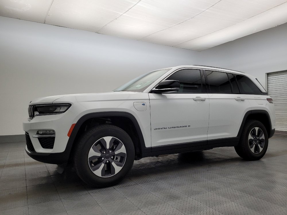 Used 2022 Jeep Grand Cherokee Limited 4xe image 2