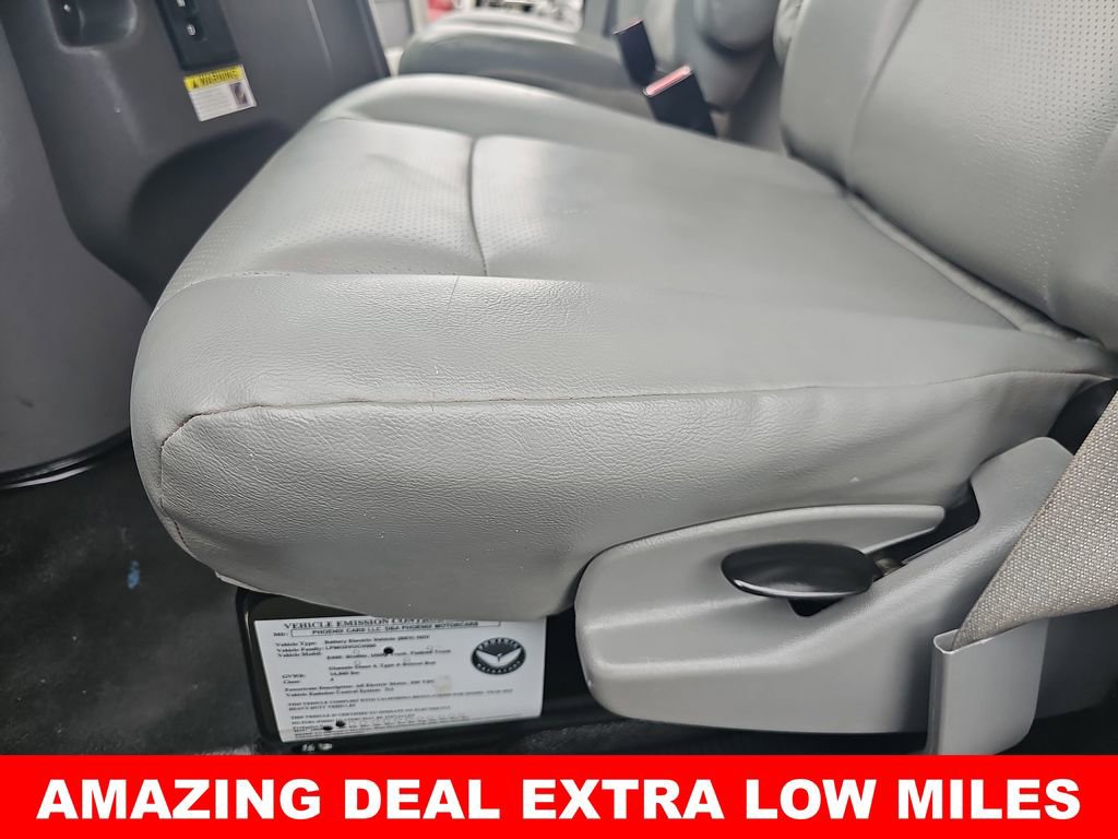 Used 2019 Ford E-450 and Econoline 450 Super Duty w/ Power Windows & Locks Group image 27