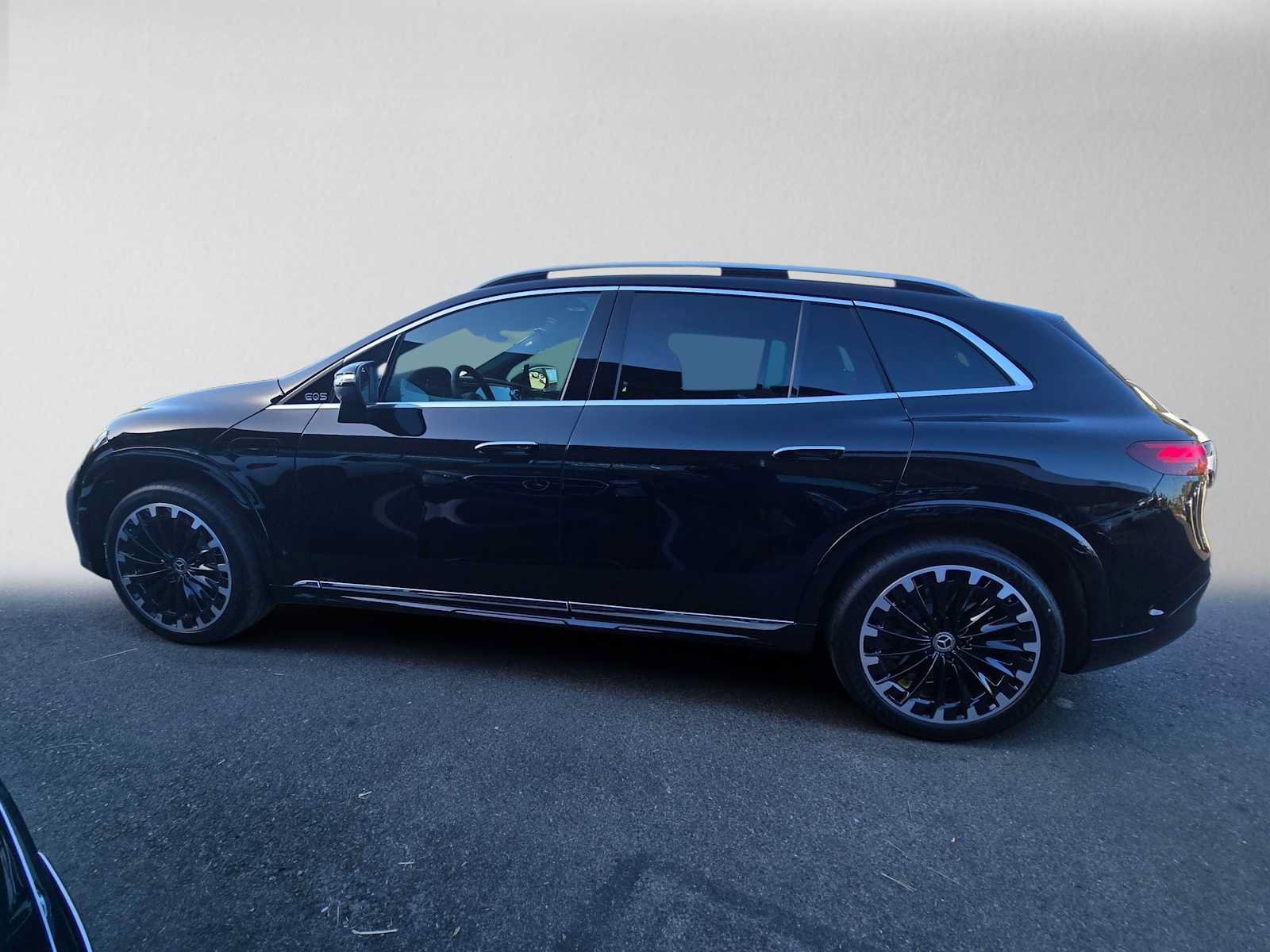 New 2027 Mercedes-Benz EQS 400 4MATIC SUV image 6