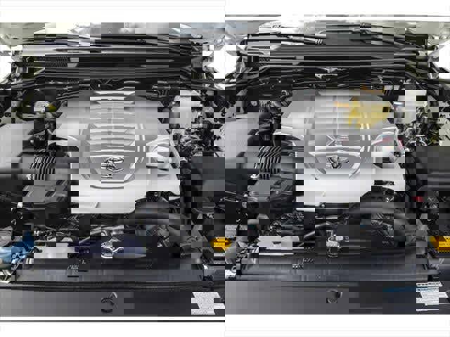 Used 2015 Toyota Land Cruiser image 9